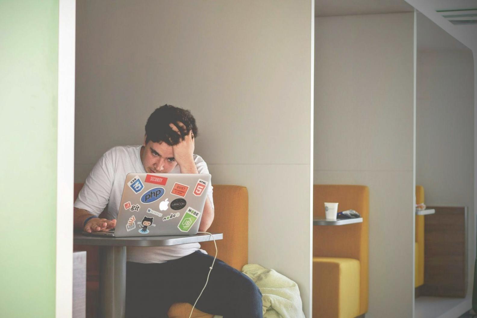 Intensive Einzelberatung zur Analyse persönlicher Geldmuster und Entwicklung individueller Strategien